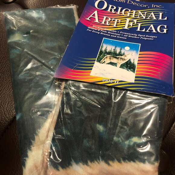 Custom Decor Howling Wolf Moon Flag 9913FL 28" x 40" All Weather - Picture 3 of 4